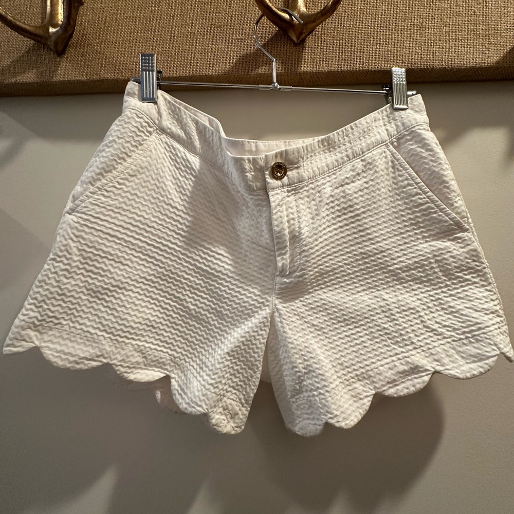 Lilly Pulitzer Buttercup white scalloped shorts
